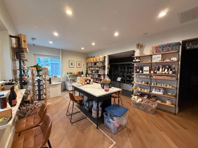 More Photos Of 227 Rutledge Ave, Charleston Storefront Retail Residential For Lease