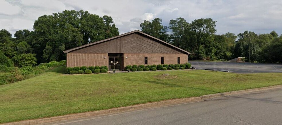 Primary Photo Of 722 E Union St, Morganton Office For Sale