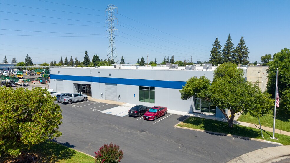More Photos Of 16 Light Sky Ct, Sacramento Warehouse For Sale