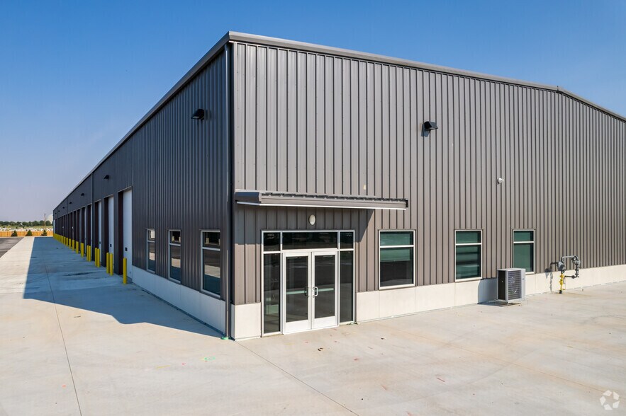 More Photos Of 8780 E 93rd Pl, Commerce City Distribution For Lease