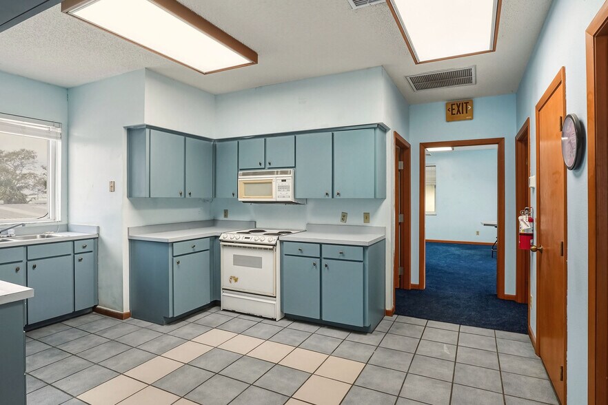 More Photos Of 1803 3rd St Sw, Winter Haven General Retail For Lease