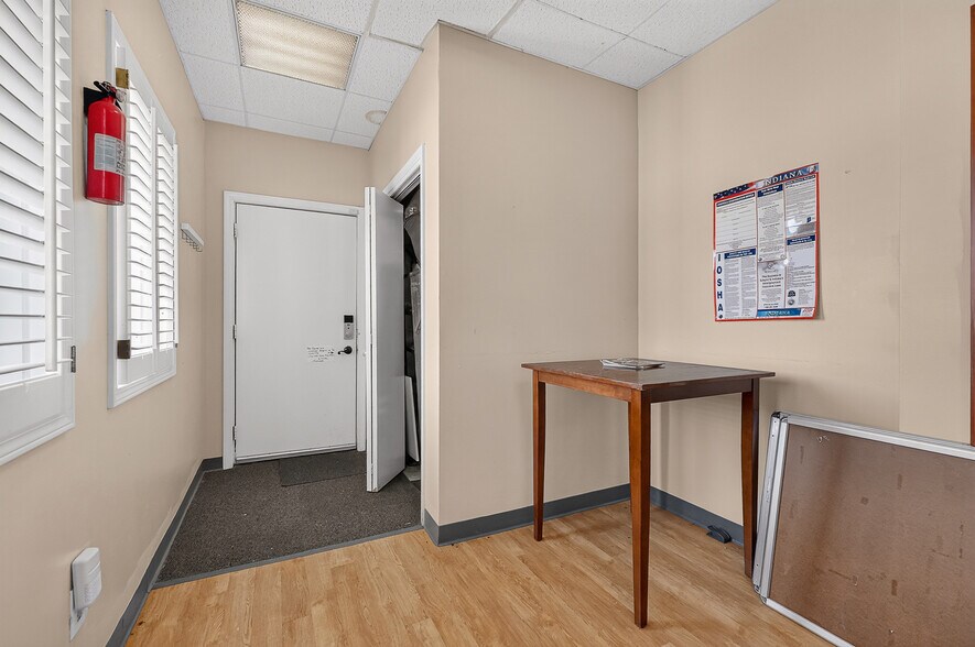 More Photos Of 8202 Clearvista Pky, Indianapolis Office For Sale