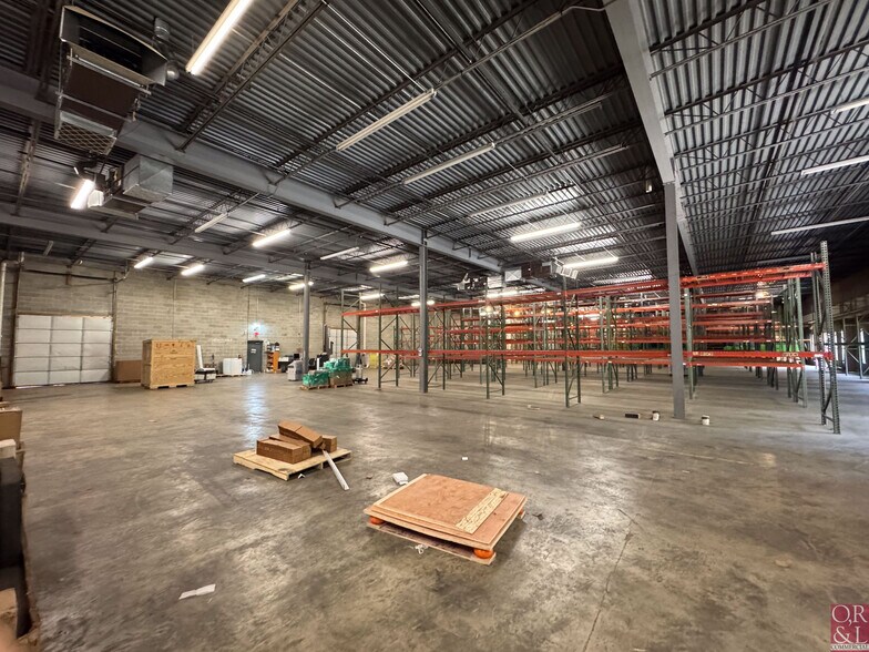 More Photos Of 95 Peters Rd, Bloomfield Light Manufacturing For Sale