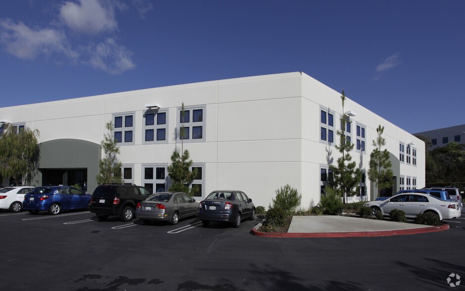 More Photos Of 3270 Corporate View, Vista Manufacturing For Lease