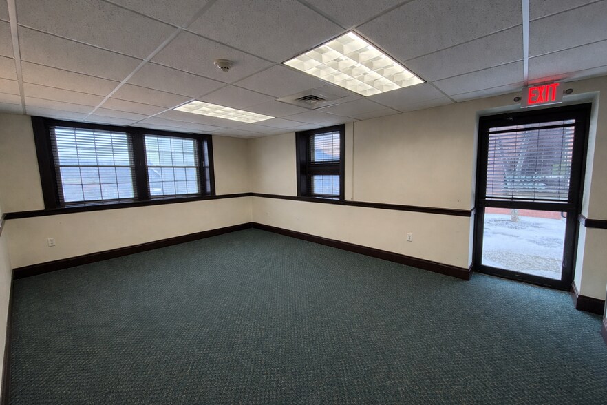 More Photos Of 121 N Main St, Greensburg Office For Lease