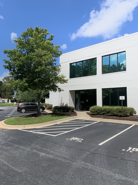 More Photos Of 5975 Shiloh Rd, Alpharetta Showroom For Sale