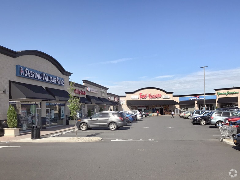More Photos Of 230-260 Page Ave, Staten Island General Retail For Lease