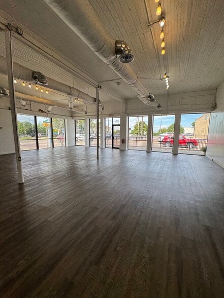 More Photos Of 115 S Goliad St, Rockwall Storefront Retail Office For Lease