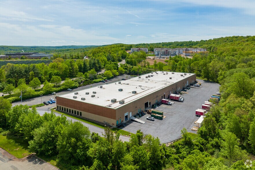 More Photos Of 400 Commons Way, Rockaway Light Distribution For Lease