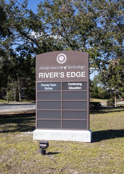 More Photos Of 4400 Dixie Hwy NE, Palm Bay Schools For Sale