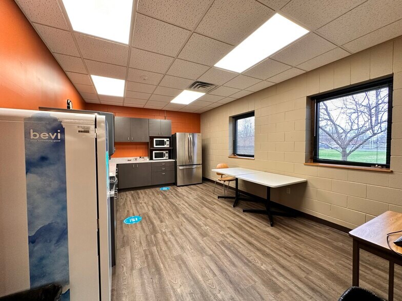 More Photos Of 118 3rd St E, Ashland Office For Sale