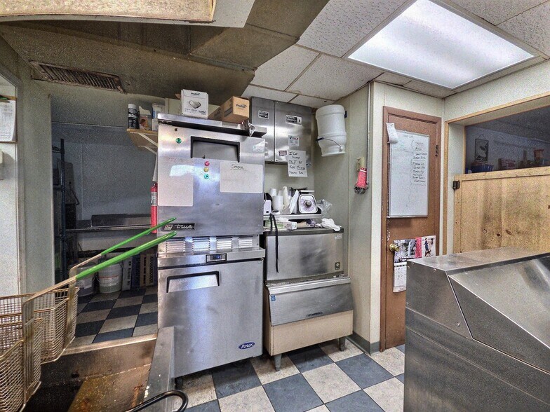 More Photos Of 4187 Highway B, Land O Lakes Restaurant For Sale