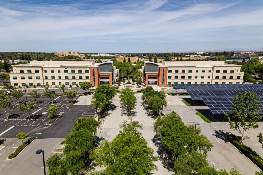 More Photos Of 9600 Ming Ave, Bakersfield Office For Lease