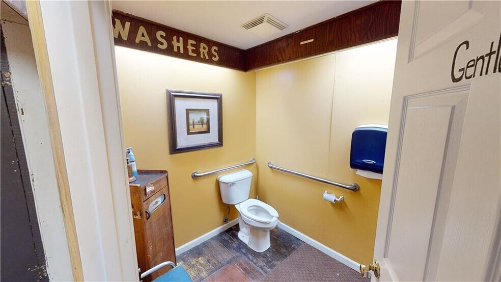 More Photos Of 116 N Illinois St, Chrisman Storefront Retail Residential For Sale