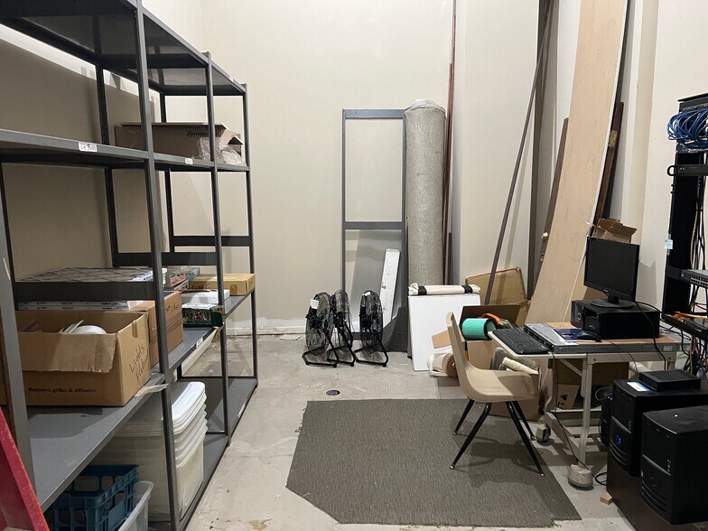 More Photos Of 127 W Taylor St, Grant Park Multifamily For Sale