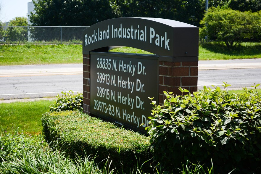 More Photos Of 28835 N Herky Dr, Lake Bluff Warehouse For Lease