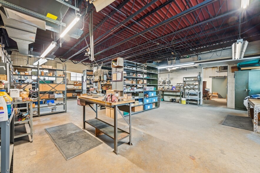 More Photos Of 2028 Washington Ave, Saint Joseph Warehouse For Sale