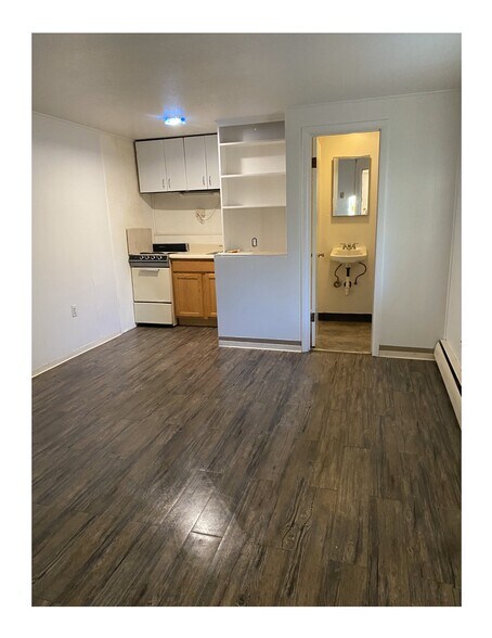 More Photos Of 1901 Mary Ann St, Fairbanks Apartments For Sale