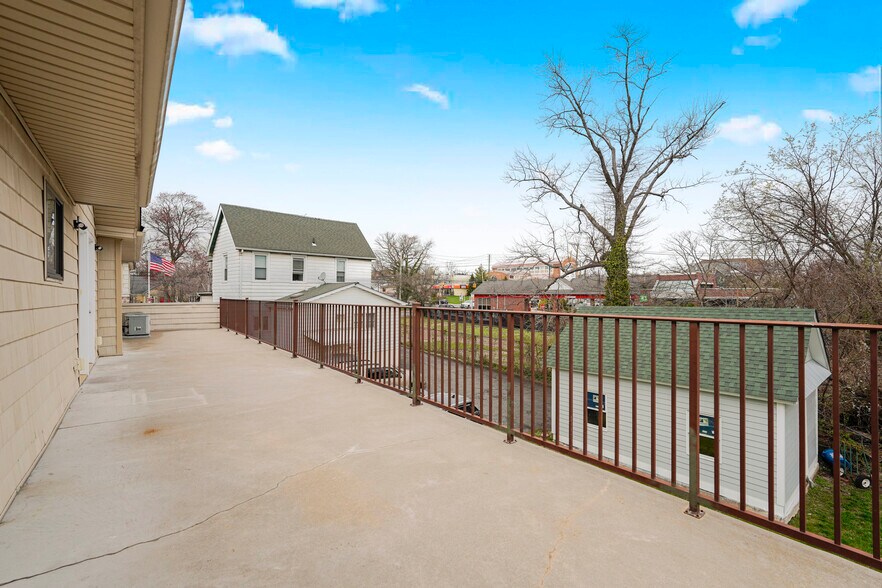 More Photos Of 21 Prall Ave, Staten Island Office Residential For Sale