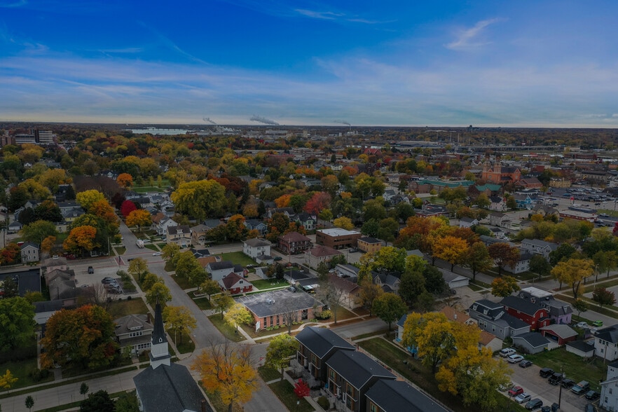 More Photos Of 828 Cherry St, Green Bay Office Residential For Sale