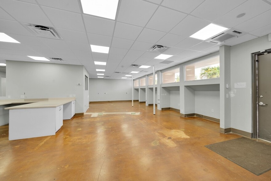 More Photos Of 6061 NE 14th Ave, Fort Lauderdale Medical For Lease