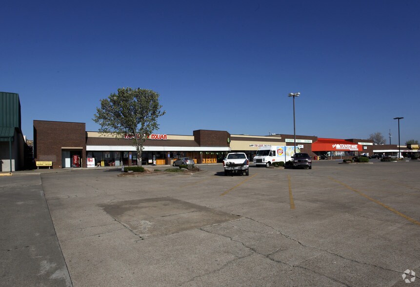Primary Photo Of 15024-15030 S Memorial Dr, Bixby Unknown For Lease