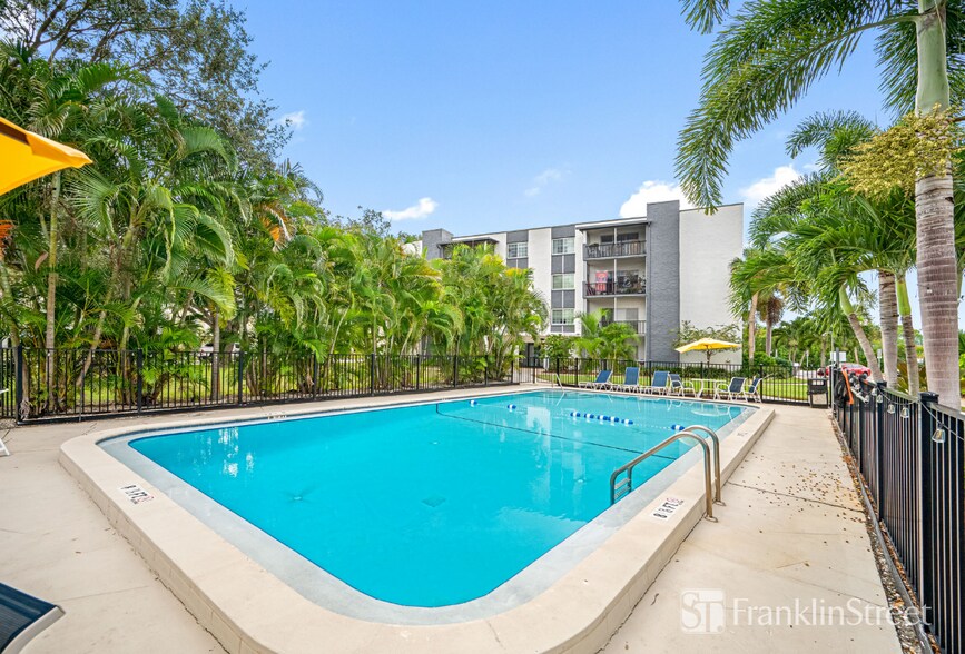 More Photos Of 120 47th Ave N, Saint Petersburg Apartments For Sale