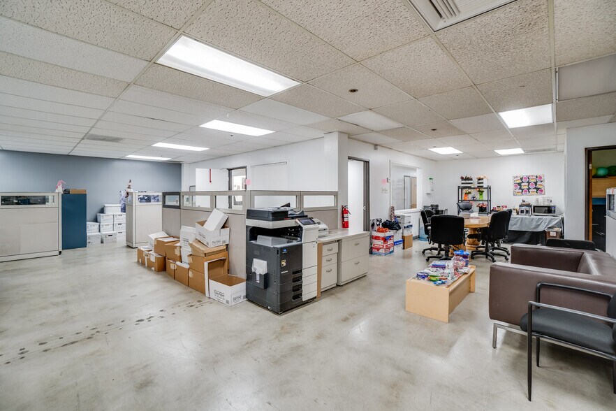 More Photos Of 10941 La Tuna Cyn, Sun Valley Warehouse For Sale