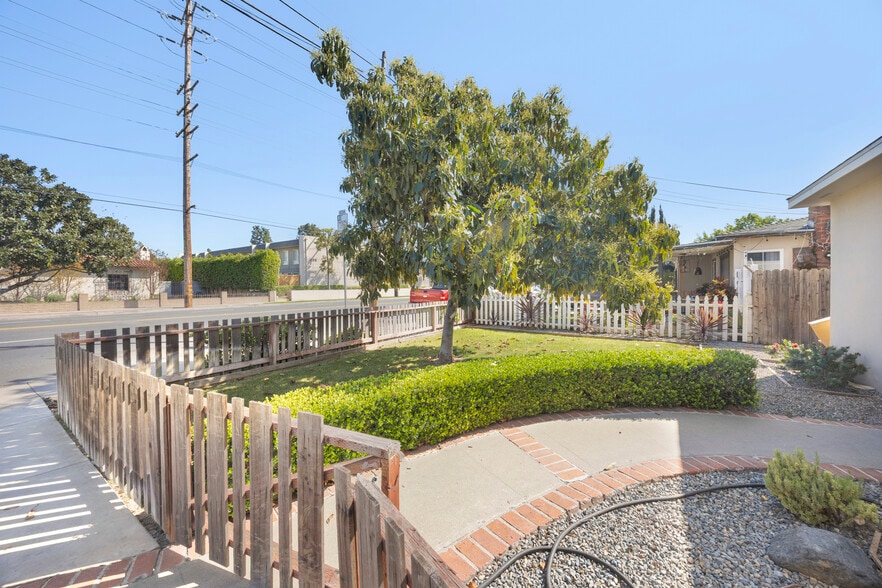 More Photos Of 456 N Batavia St, Orange Apartments For Sale