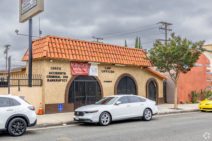 Primary Photo Of 13624 San Antonio Dr, Norwalk Office For Lease