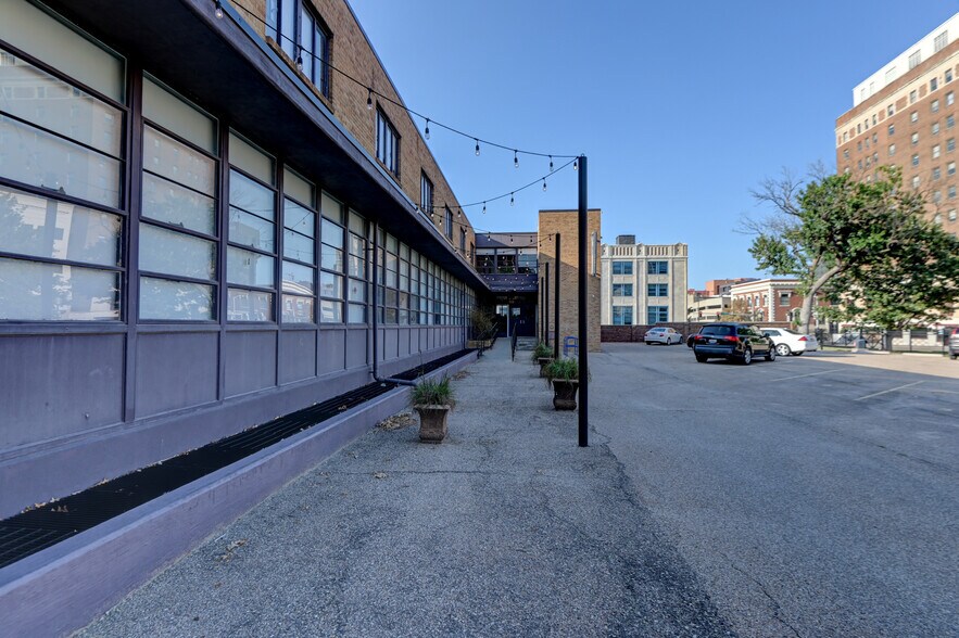 More Photos Of 735 SW Jackson St, Topeka Apartments For Sale