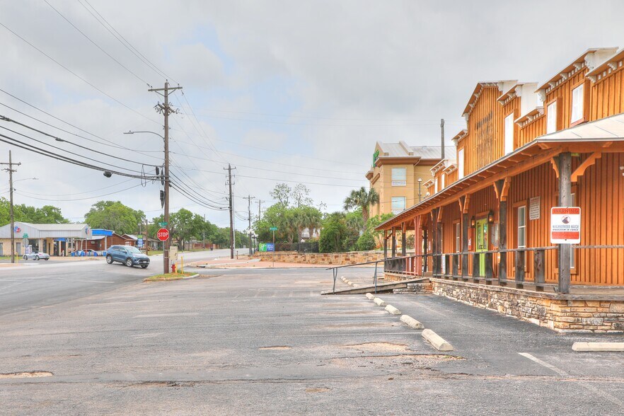 More Photos Of 520 Granite Ave, Fredericksburg Freestanding For Sale