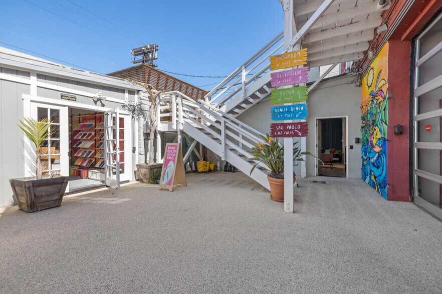 More Photos Of 513 Boccaccio Ave, Venice Office For Lease