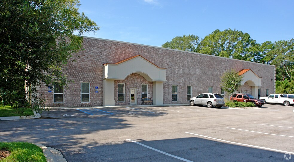 More Photos Of 4030 N Monroe St, Tallahassee Light Distribution For Sale