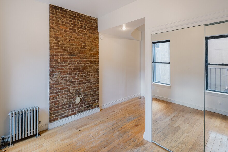 More Photos Of 414 W 42nd St, New York Apartments For Sale