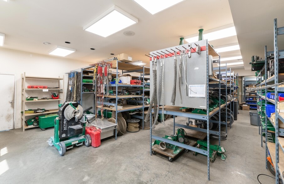 More Photos Of 11517 132A St, Surrey Warehouse For Sale