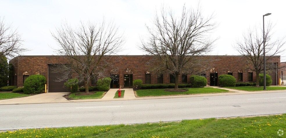 More Photos Of 1665-1675 Tonne Rd, Elk Grove Village Research And Development For Lease