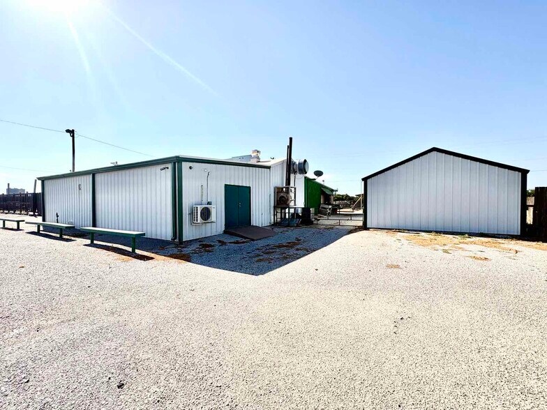 More Photos Of 117 Oxford ave, Enid Restaurant For Sale