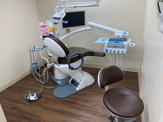 More Photos Of 5995-5997 Brockton Ave, Riverside Medical For Sale