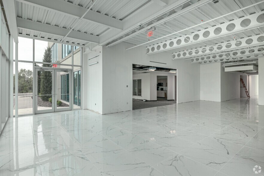 More Photos Of 2700 SE S St, Bentonville Office For Lease