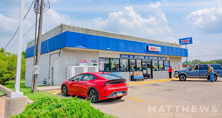 More Photos Of 610 W 7th Ave, Augusta Convenience Store For Sale