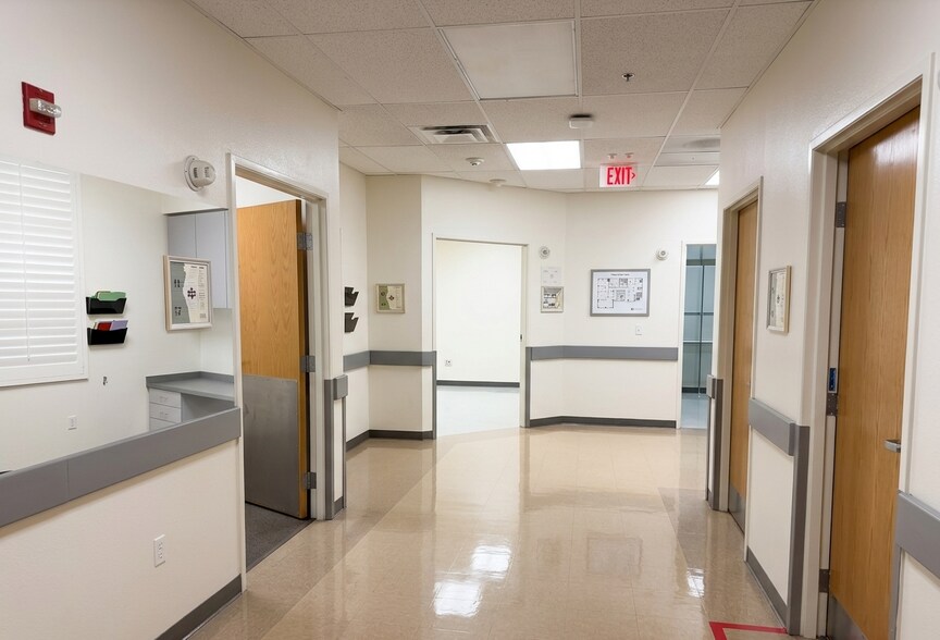 More Photos Of 1753 W Avenue J, Lancaster Medical For Lease