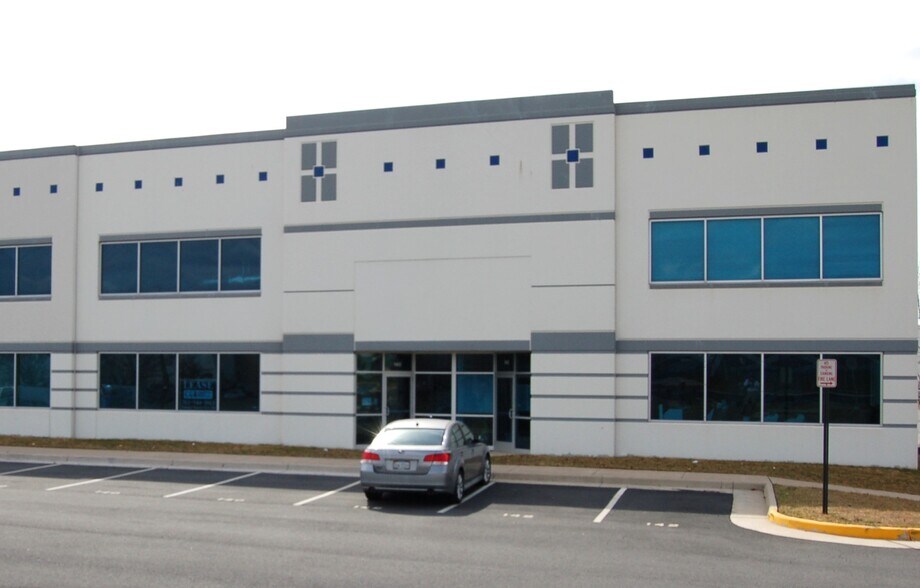 More Photos Of 44710 Cape Ct, Ashburn Light Distribution For Lease