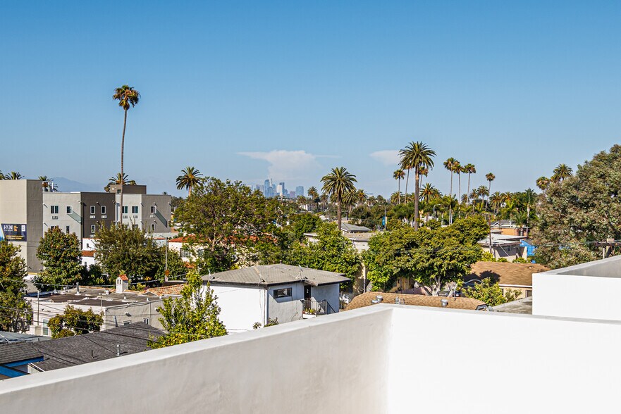 More Photos Of 2938 S Sycamore Ave, Los Angeles Apartments For Sale