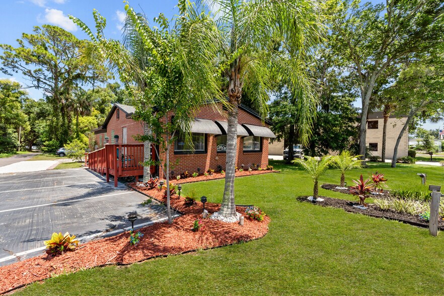 More Photos Of 1887 Mayport Rd, Atlantic Beach Freestanding For Sale