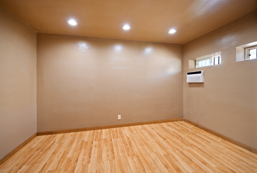 More Photos Of 8536 W Pico Blvd, Los Angeles Restaurant For Lease