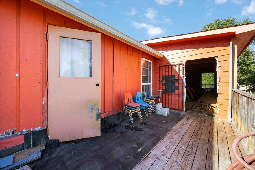 More Photos Of 5208 Noble St, Houston Specialty For Sale