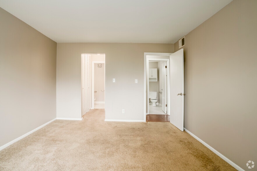 More Photos Of 6440 Fairfield Ave, Fort Wayne Apartments For Sale