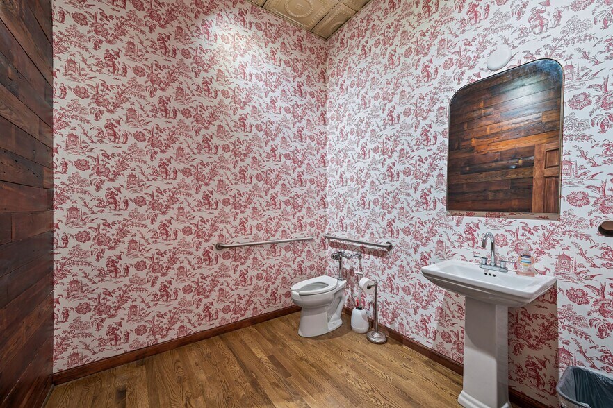 More Photos Of 306 Wilburn st, Nashville Restaurant For Sale