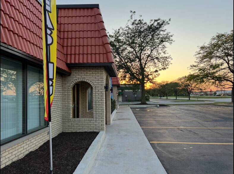 More Photos Of 870 Richard Rd, Dyer Freestanding For Lease